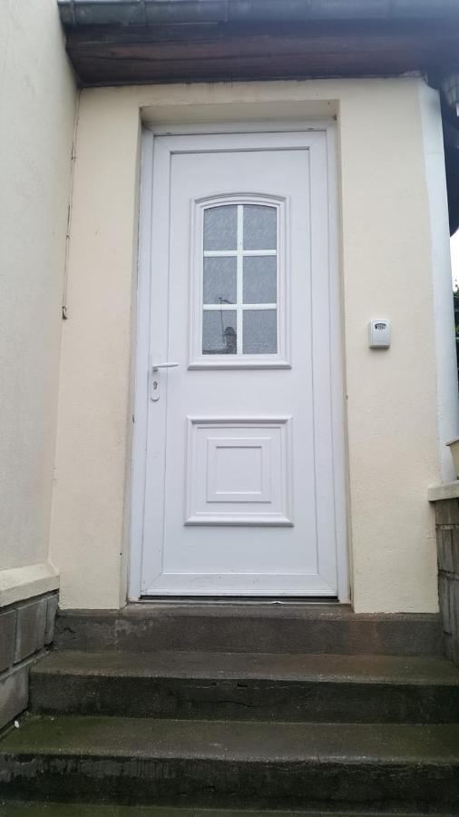 3 Hebergements - Au 1Er Etage 1 Appartement 2 Pieces Et Au 2Eme Etage Un Logement De 2 Chambres Louees Separement Avec Coin Cuisine Et Toilettes A Partager- Dans Pavillon Au Pied Du Rer B A 5 Minutes De Paris Et 30 Mn Stade De France Cachan Exterior foto