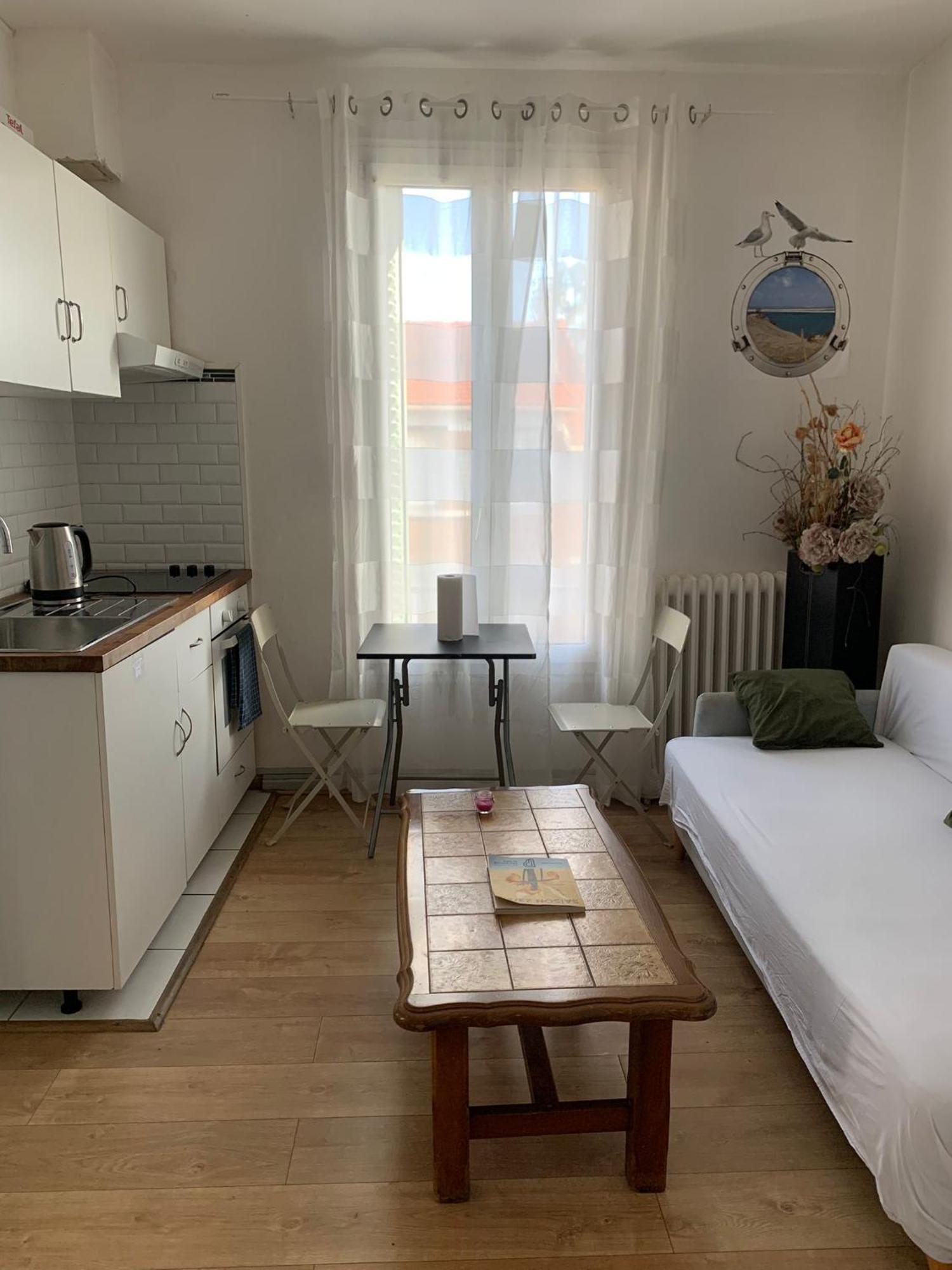 3 Hebergements - Au 1Er Etage 1 Appartement 2 Pieces Et Au 2Eme Etage Un Logement De 2 Chambres Louees Separement Avec Coin Cuisine Et Toilettes A Partager- Dans Pavillon Au Pied Du Rer B A 5 Minutes De Paris Et 30 Mn Stade De France Cachan Exterior foto